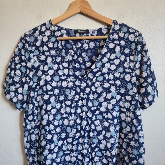 Madewell Novel Tie-Front Top In French Floral Drapey V-Neck Blue Size Women's M - Picture 3 of 9